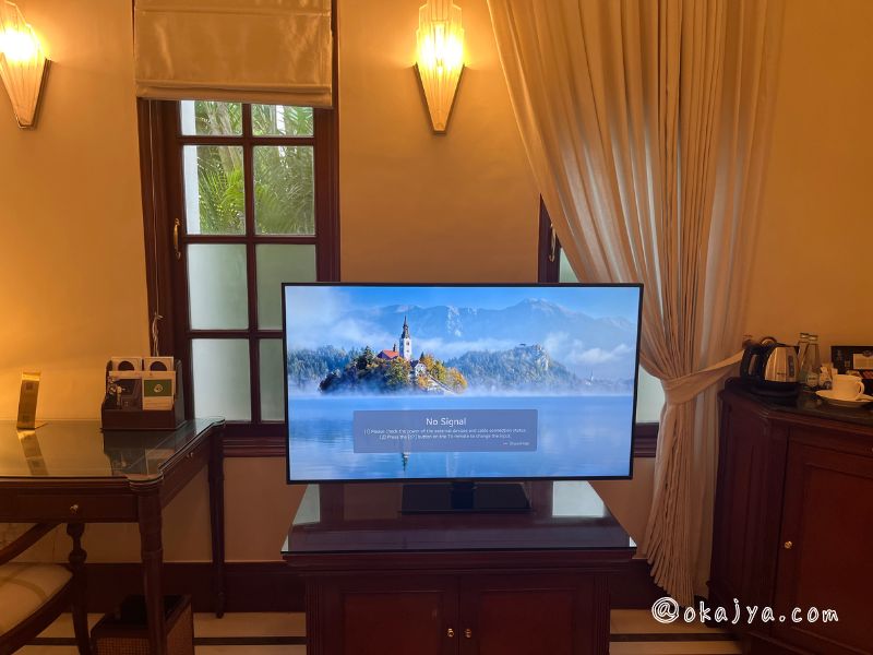 大きな液晶テレビ