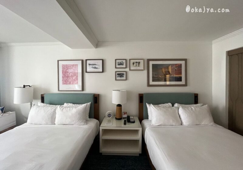アウトリガーリーフワイキキビーチリゾートのオーシャンタワーオーシャンビュールームのベッド2台